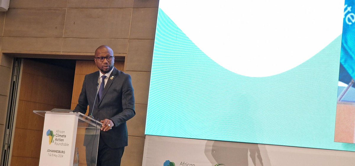 The #AfricanClimateRoundtable opened today under the theme: Scaling up #climatefinance and #adaptation towards greater resilience in #Africa. Speaking at the Forum, @MalleFofana highlighted @GGGI_hq's work to strengthen #ClimateResilience

Read More:👇👇👇
shorturl.at/mKW13