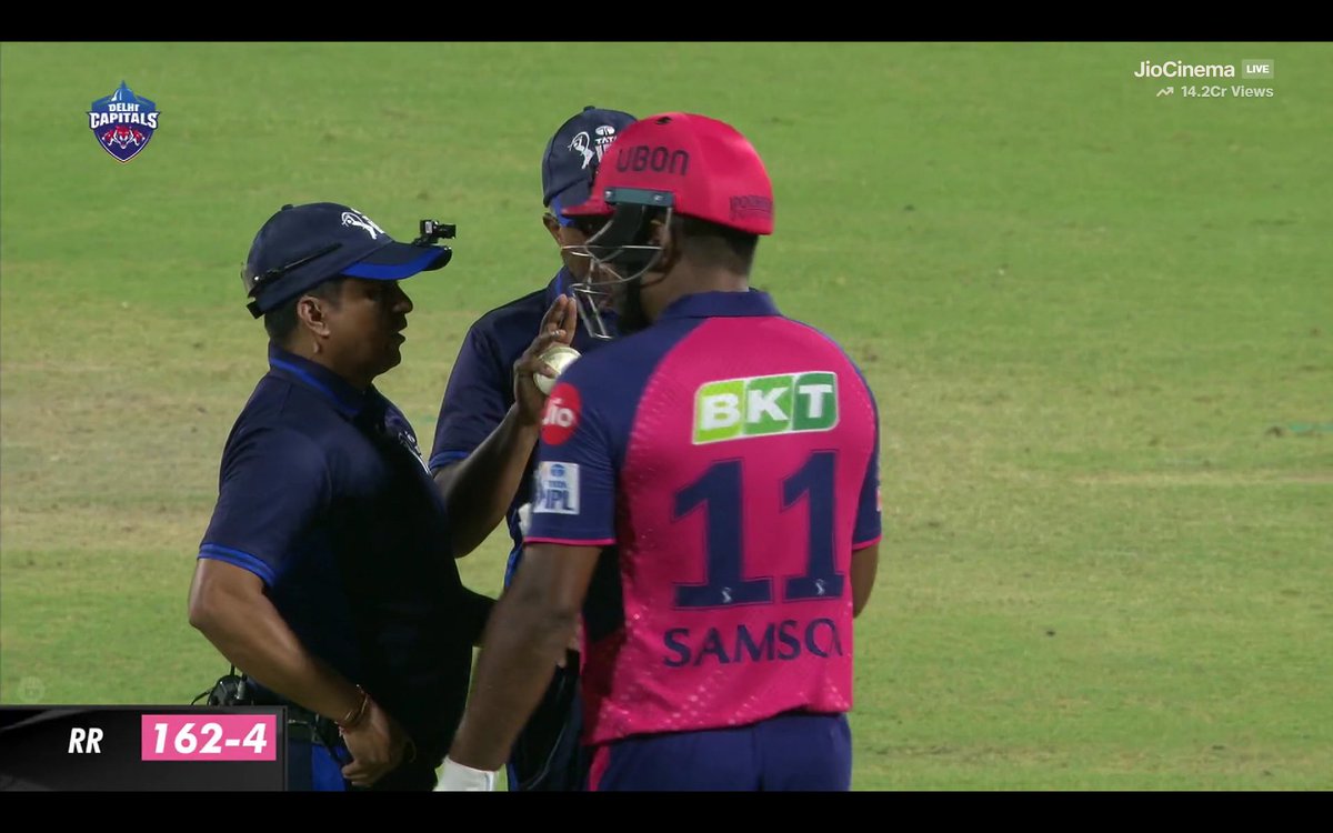 The decisions by umpires in this season are below average. Sanju samson catch was not clean. He has been given out without examining the catch properly ..!!

#SanjuSamson