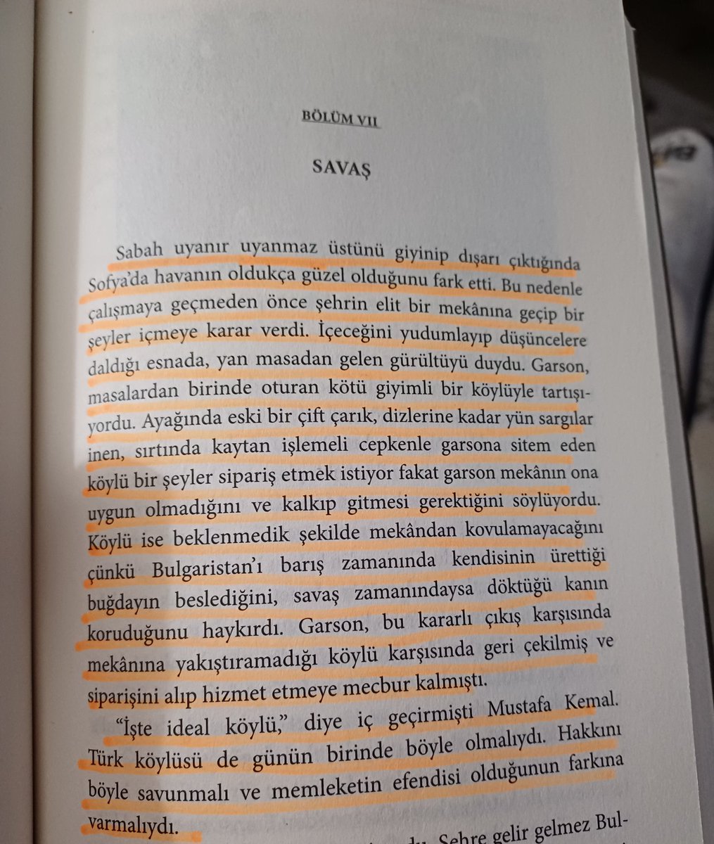 Lütfen yaklaşık 1 dakikanızı ayırın ve son okuduğum kitaptaki 2 paragrafı okuyun.Gazi Mustafa Kemal Atatürk'ün 'Köylü milletin efendisidir.'cümlesini çok net şekilde anlatan bir olay,herkese iyi akşamlar diliyorum.