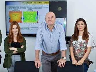 Los investigadores Adriano Campo, @LauraMParro y Paula Benavidez publicaron en @NatureComms análisis de las imágenes captadas en la misión DART (NASA), misión para comprobar si es posible cambiar la órbita de asteroides que pudieran impactar la Tierra 🌍 web.ua.es/es/actualidad-…