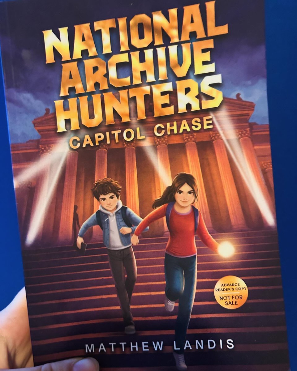 l'm reading THE SUPERNATURAL FILES OF CJ DELANEY by Carol Williams and just finished THE NATIONAL ARCHIVE HUNTERS by Matthew Landis!

Thank you so much @PixelandInkBks & @HolidayHouseBks for these incredible arcs!

 #middlegradelit #bookrecommendations #mglit #bookstrovertreviews