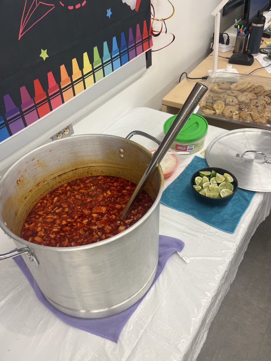 Thank u Mrs. Sotomayor for the delicious homemade pozole. Our parents are wonderful❤️!