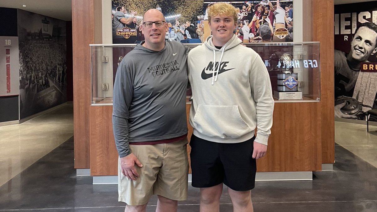 Following a weekend visit, the #Gophers offered New Mexico OL @MarkHandy75 yesterday. And Handy is appreciative of his new Big Ten offer. 'Minnesota is now pretty high, for sure. We had a great time on the visit.' 247sports.com/college/minnes…