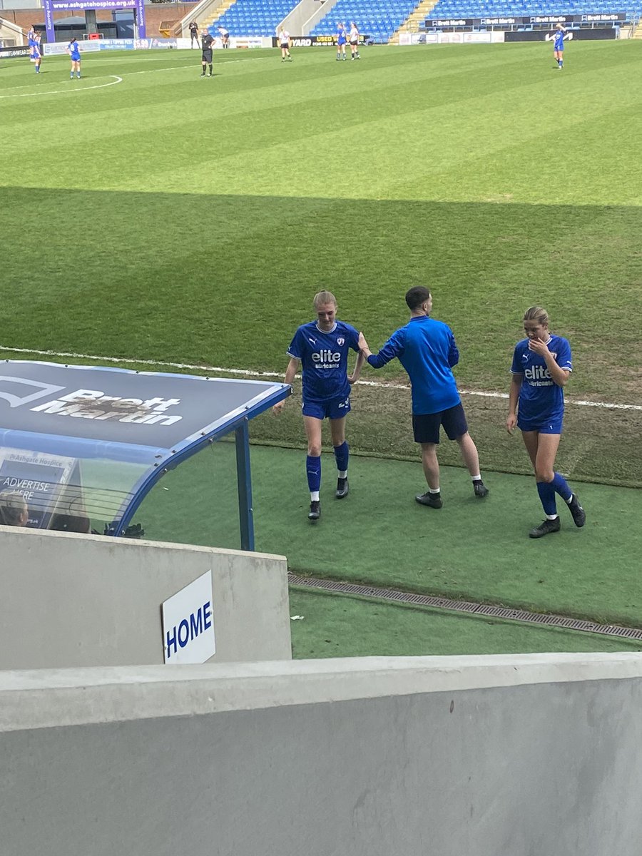 Fantastic evening supporting our girls who were fortunate to play on the @ChesterfieldFC pitch to celebrate their promotion! Well done girls #inspiringthenextgeneration