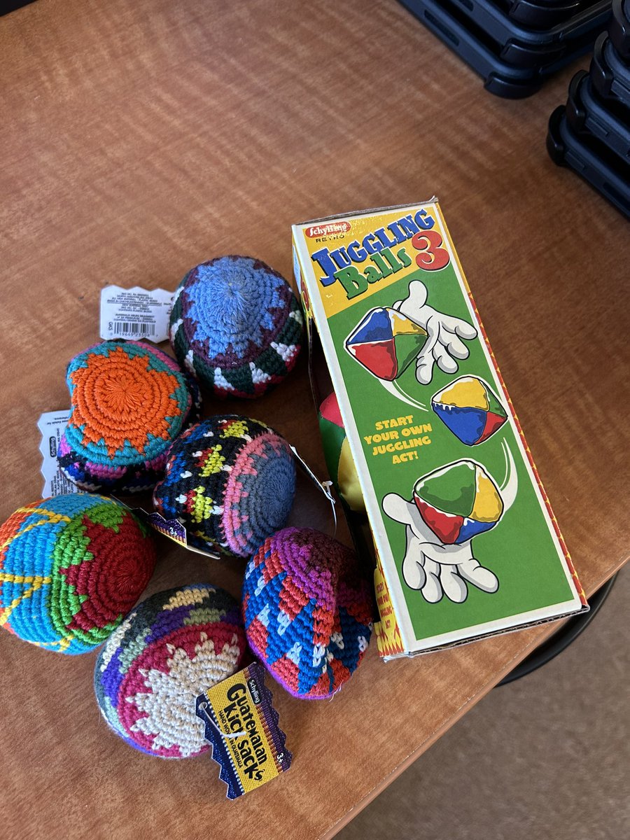 Reinforcements have arrived! 

#orillia #youth #orilliayouthcentre #hackysack #juggling #oldschool