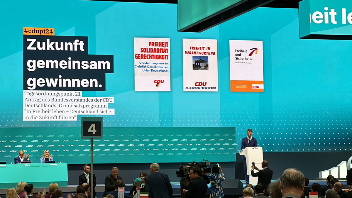 Die CDU Deutschlands hat ein neues Grundsatzprogramm! 🥰🤗 #cdupt24 

Carsten Linnemann: „Dieser Tag ist historisch!“

Und der Parteitag sagt: Danke, Carsten!🫶
