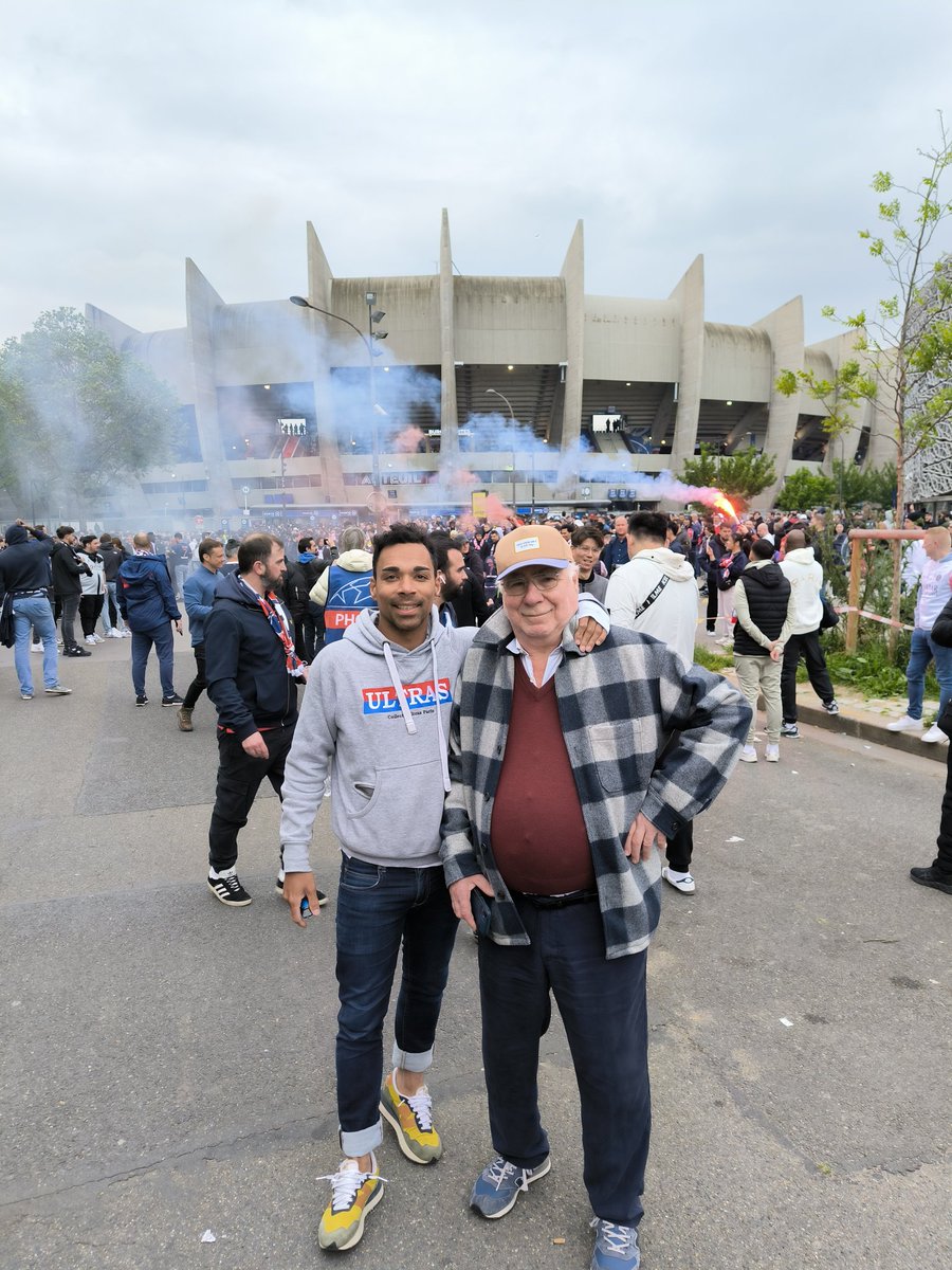 Dad & son , match day ❤️💙
#PSGBVB