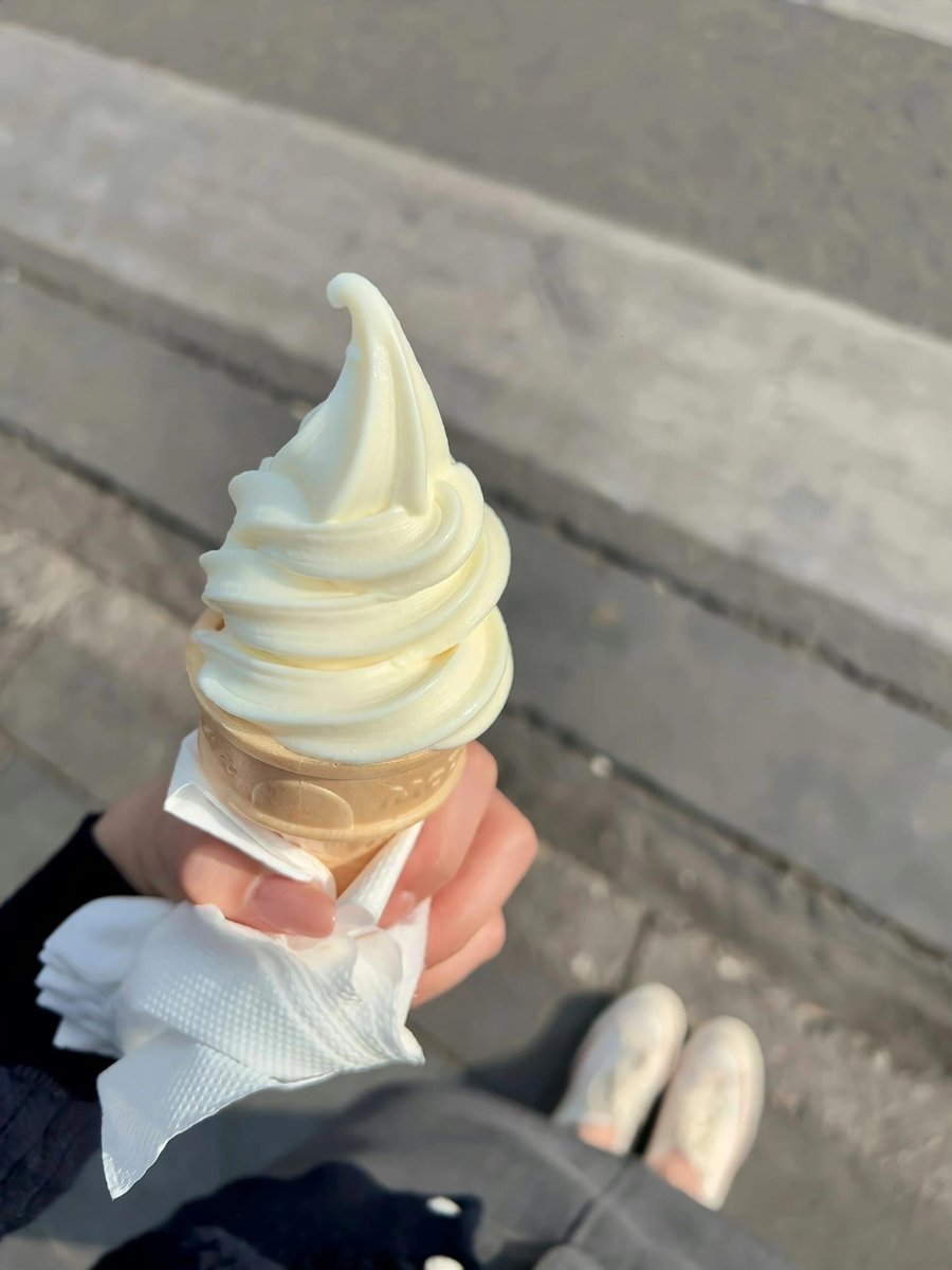 rezzaaditya076's tweet image. Happiness is a bowl of ice cream 🍦