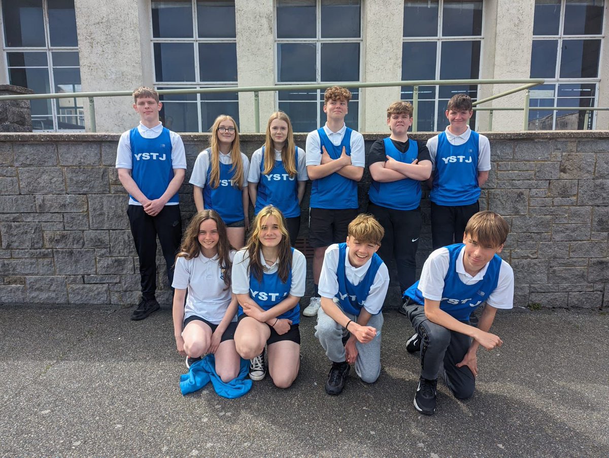 Athletwyr yr Ysgol yn cynrychioli Môn heddiw yn athletau Eryri. Pawb wedi cystadlu yn dda - Hari yn 3ydd yn y 100m a Gwen yn 3ydd (200m) a 4ydd (100m) y ddau yn gyflym iawn. Da iawn pawb 💪🏻