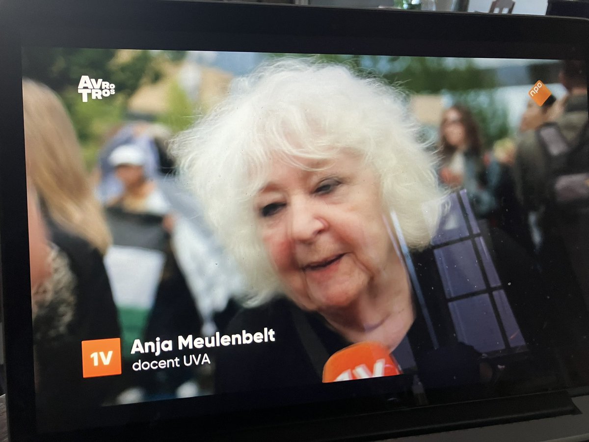 Ha ha. Anja Meulenbelt wordt in @EenVandaag opgevoerd als ‘docent UvA’. Ook dat is een leugen. Zij is geen docent aan de UvA. Kennelijk gaf ze een gastcollege, maar universitair docent is ze dus niet. Daarvoor moet je echt wel wetenschappelijk werk hebben gepubliceerd.