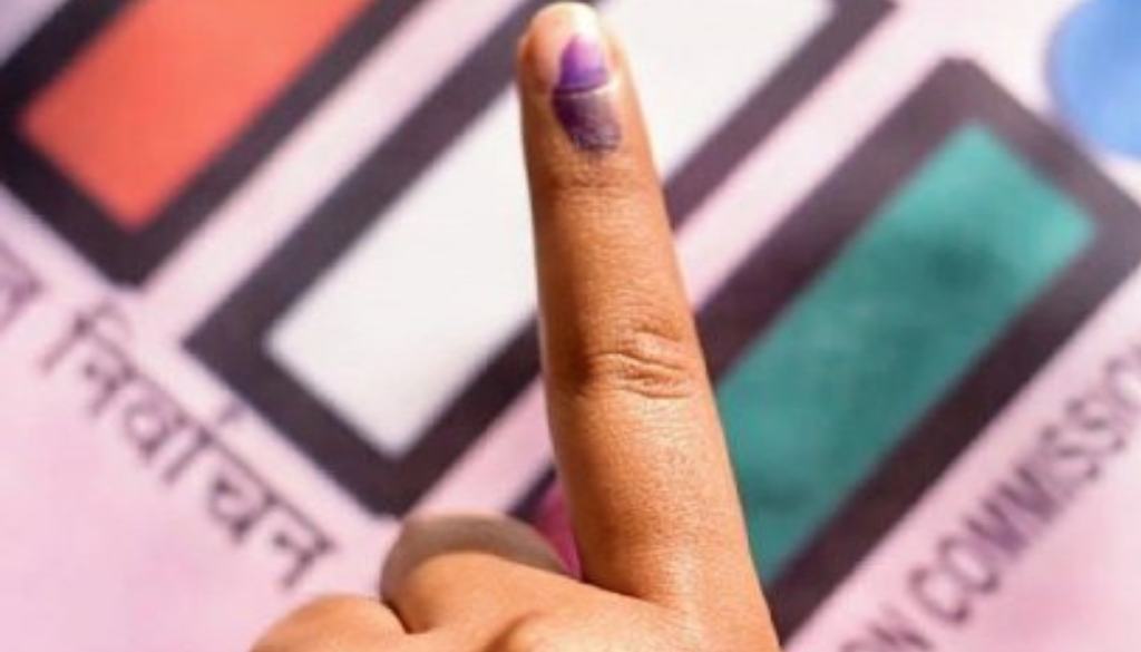 Pune: Allegations of Electoral Misconduct Rock Baramati, NCP Accused of Voter Intimidation punekarnews.in/pune-allegatio…