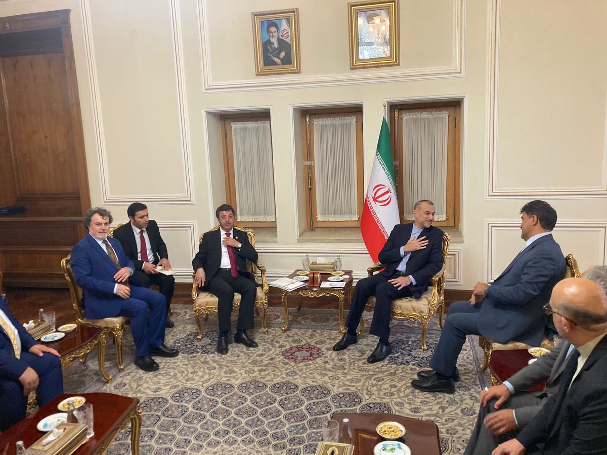 TBMM Türkiye-İran Parlamentolar Arası Dostluk Grubu olarak İran'a yaptığımız resmi ziyarette, İran Dışişleri Bakanı Sn. Hüseyin Emirabdullahiyan bizleri kabul etti. Sn. Bakan'a göstermiş olduğu nazik misafirperverlikten dolayı teşekkür ederiz.