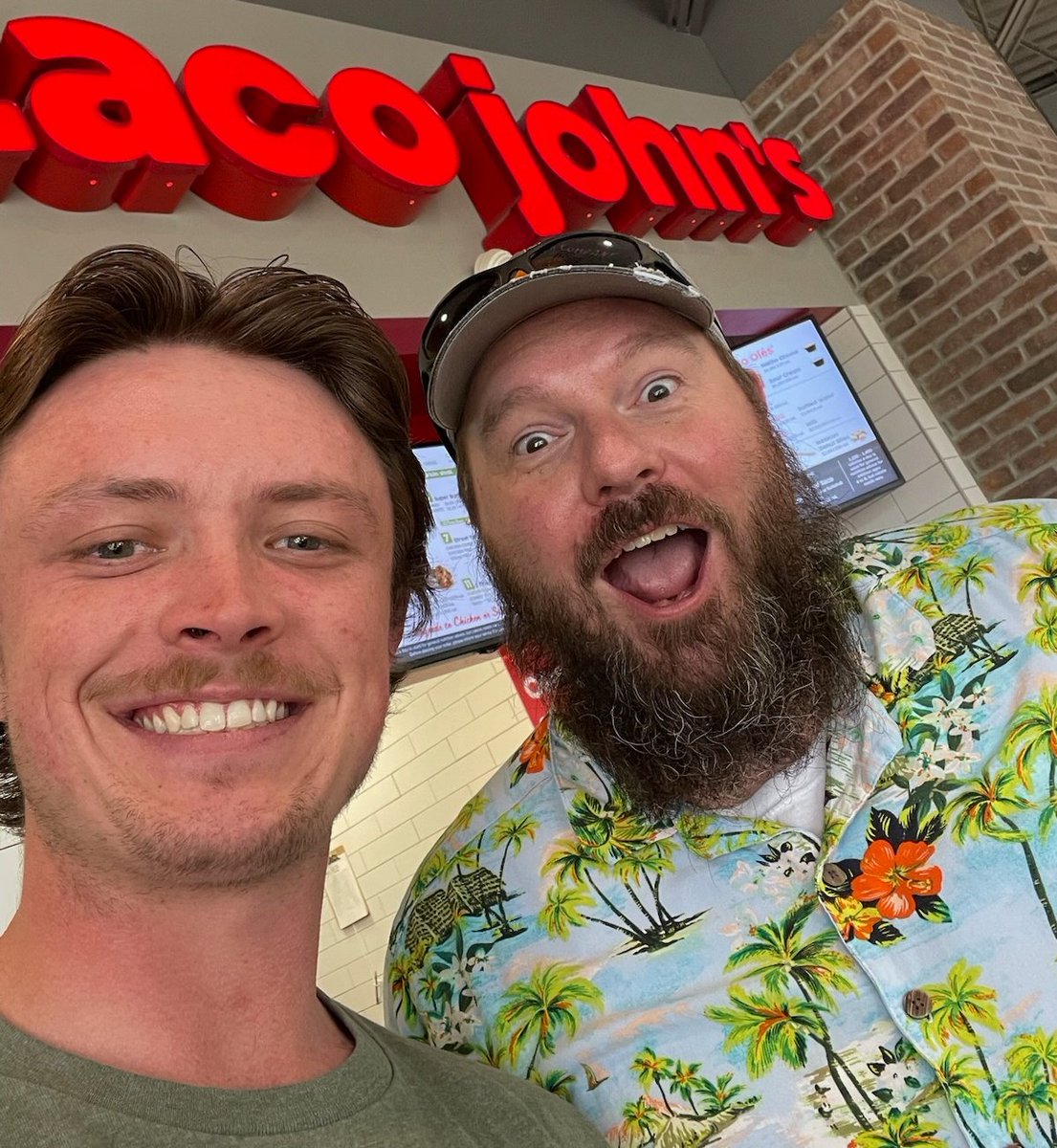 Had a great #TacoTuesday lunch with @Mullen_A2 today at @tacojohns. Just a couple of @USFCougarsFB legends hammering down some delicious tacos and swapping stories. #LunchWithBirger