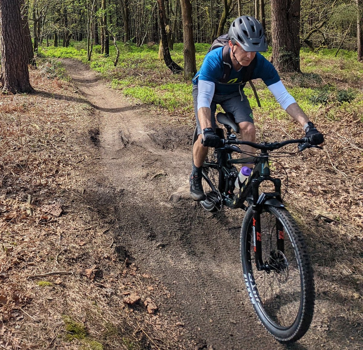 Choose between group coaching or a one-to-one session to tune your off-road skills. James chose a solo session with our Andy, and made solid progress on corners, berms and trail features. marmalademtb.com/mountain-bike-…