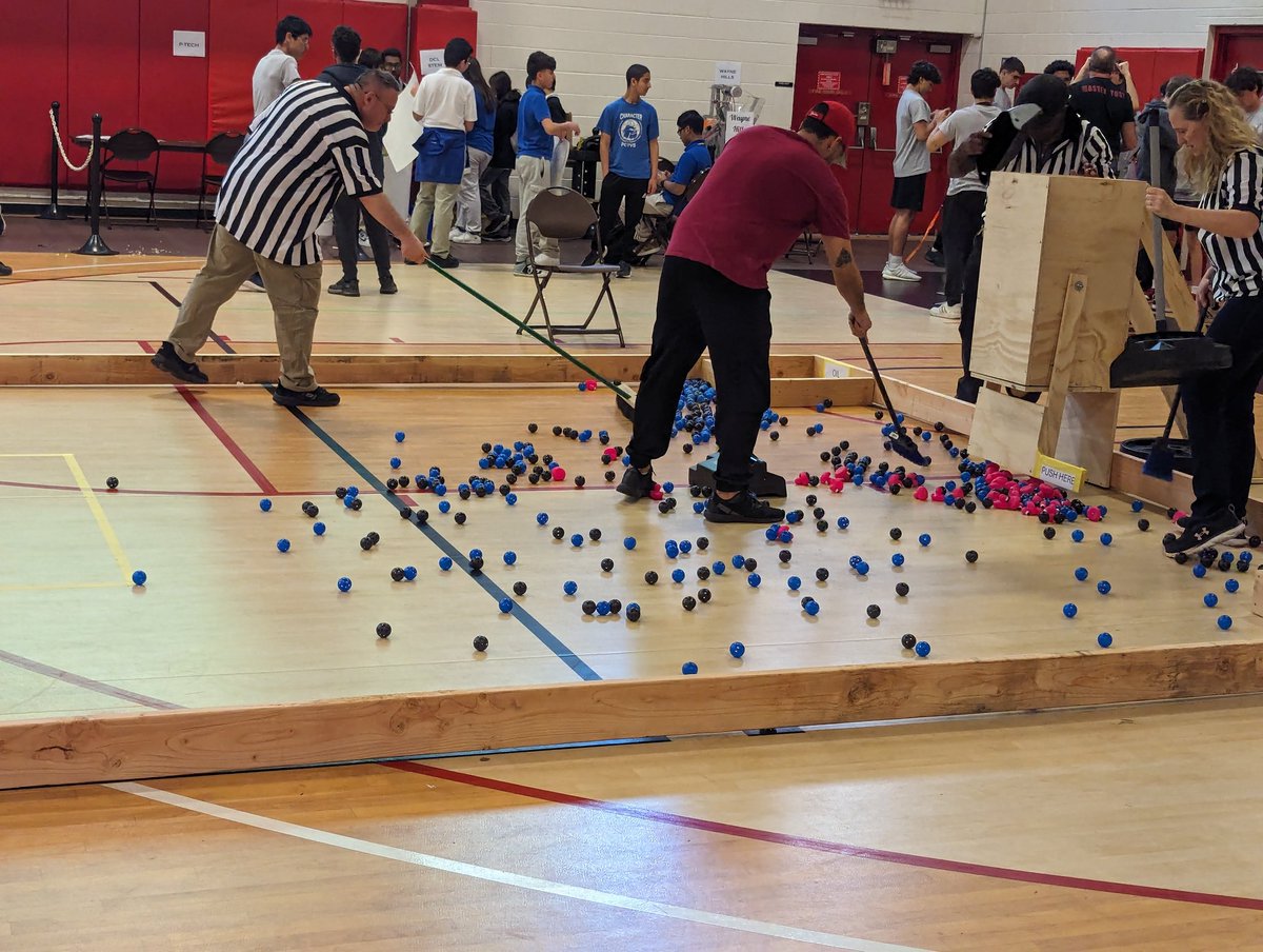 PetrosilloTeach's tweet photo. WM Robotics Team 2 takes 3rd in the Oil Spill challenge at the PCCC North Jersey Robotics Competition beating out Ramapo, Rutherford, West Essex, Wayne Valley, and PCTI/ DCL STEM academy!  Teams had to separate the flamingo wildlife from the oil with their robots. https://t.co/9mCwI5sNyi