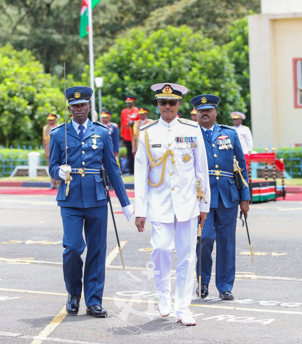 General Charles Muriu Kahariri, the Chief of Defence Forces (CDF), has today been received at the Defence Headquarters, Nairobi, in an elaborate yet unprecedented Change of Guard ceremony. 

bit.ly/3WruMFZ