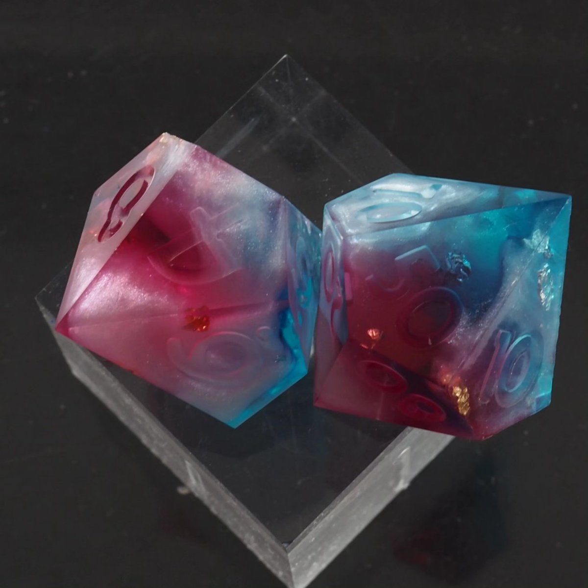 Slinging spells and countering magic is your jam? These 'Replicate and Overload' dice were inspired by the Izzet guild from Magic the Gathering. They are wip. (ad) #dnd #handmadedice #dnd5e #epoxy #resin #rpg #ttrpg #diceset #würfel #d20 #dice #pnp #pnpde