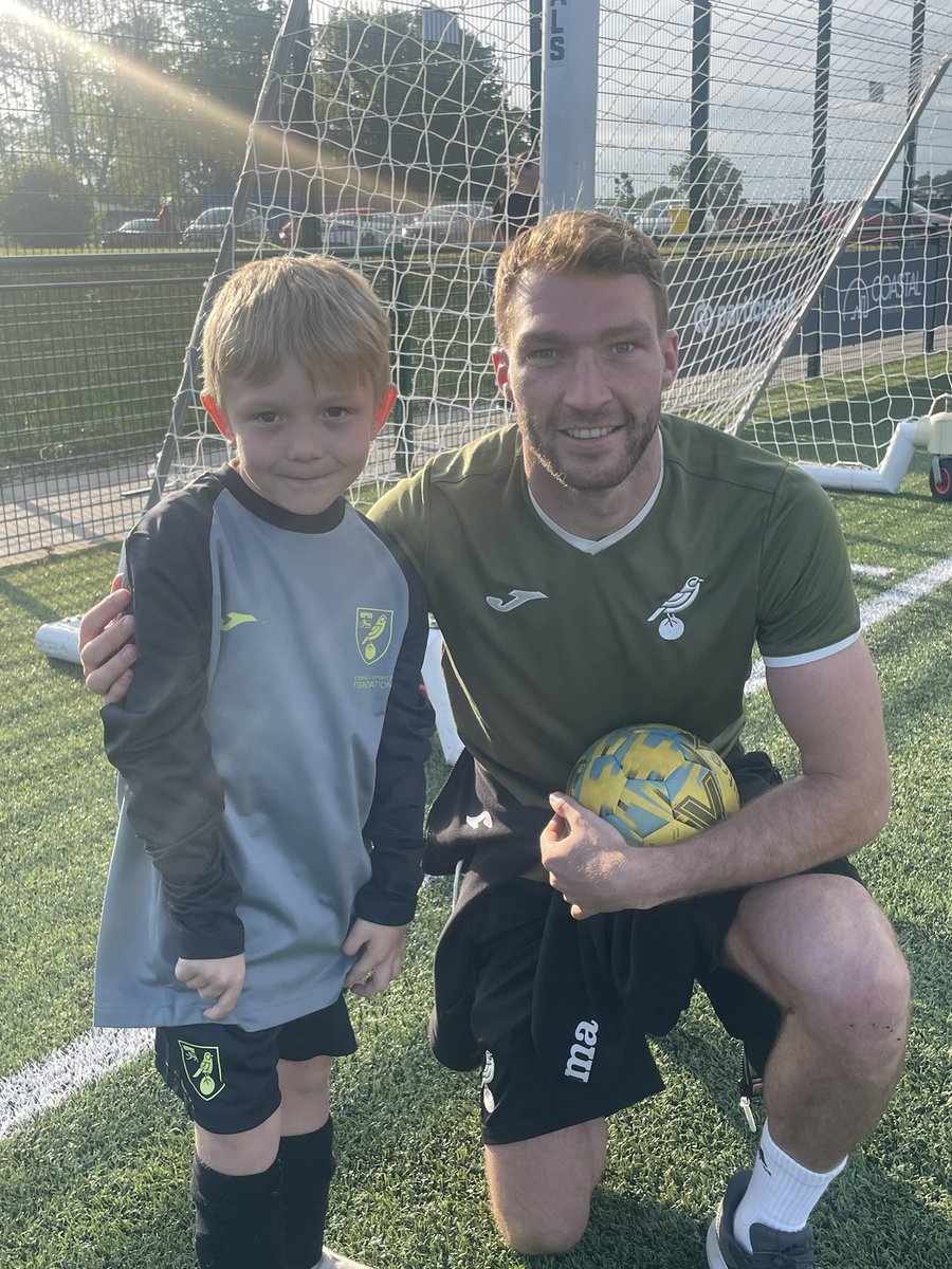 Wow lucky boy tonight having @jackstacey_ at the training tonight for Josh @NorwichCityFC thanks so much he loved meeting you. So kind and commenting on how good he was Josh worked so hard tonight at training. He has progressed so much since being at here. @NorwichCityCSF
