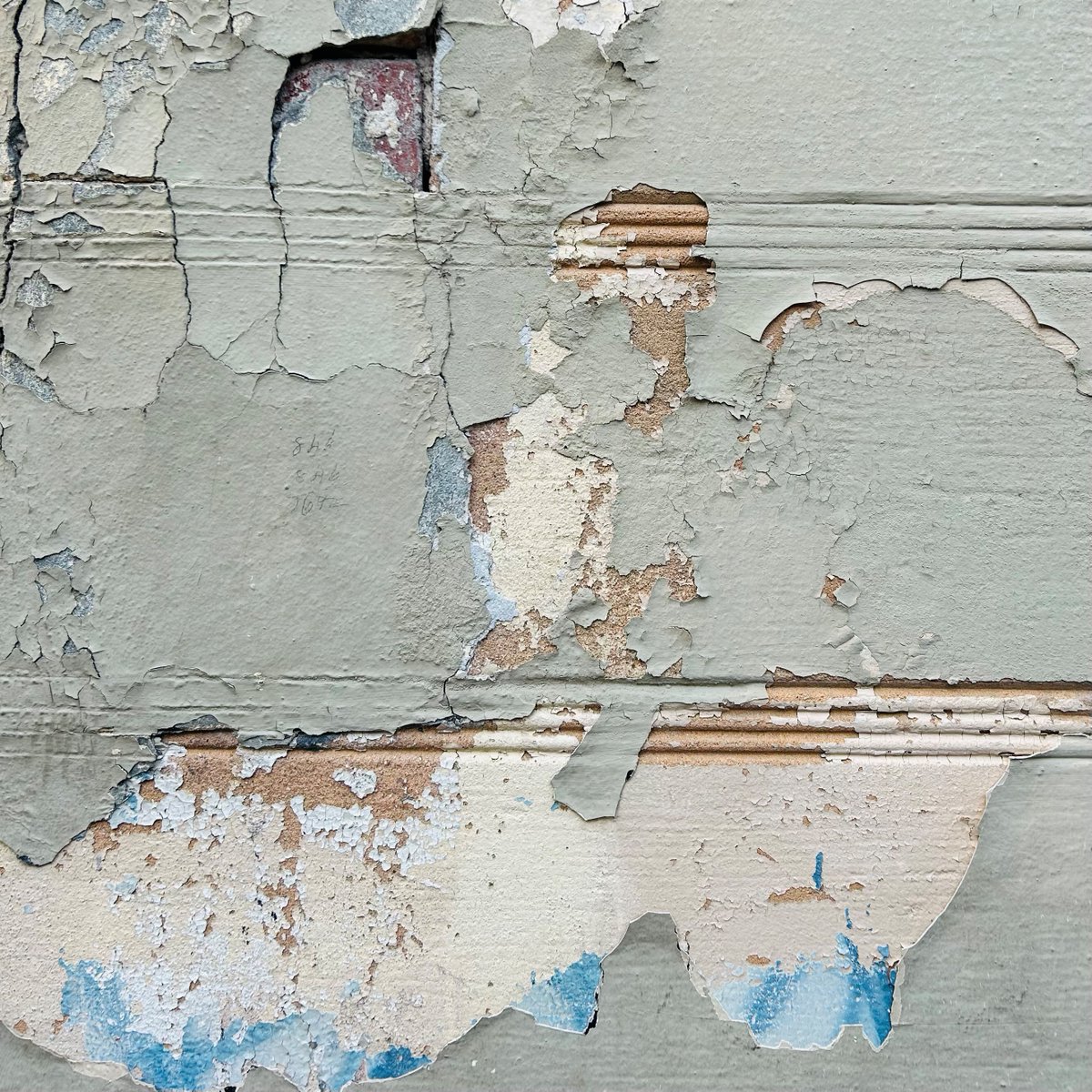 This Construction Safety Week, we're hosting a webinar for property owners to know when & how to use certified contractors for lead-based paint work! If you own a building built before 1978, join us Thursday for an overview of Safe Work Practices: bit.ly/4b5Fk20