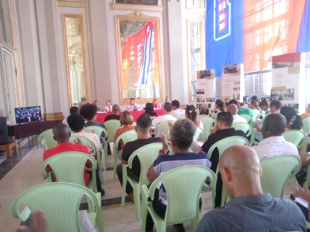 Realiza el Comité Nacional de la #UJCdeCuba su Asamblea de Balance del @PartidoPCC, espacio propicio para el debate en favor del 💪 de la organización, desde el histórico Museo de la #Revolución. #Cuba #GenteQueSuma