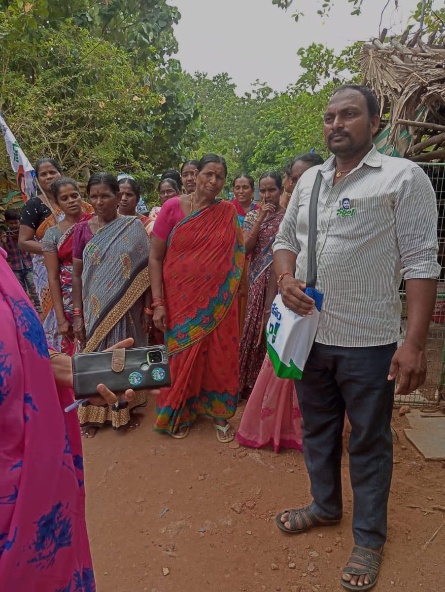Jagan Kosam Siddham Door-to-door activities recieve overwhelming response at Gannavaram #VoteForFan #JaganKosamSiddham #YSRCPStarCampaigner #gannavaram