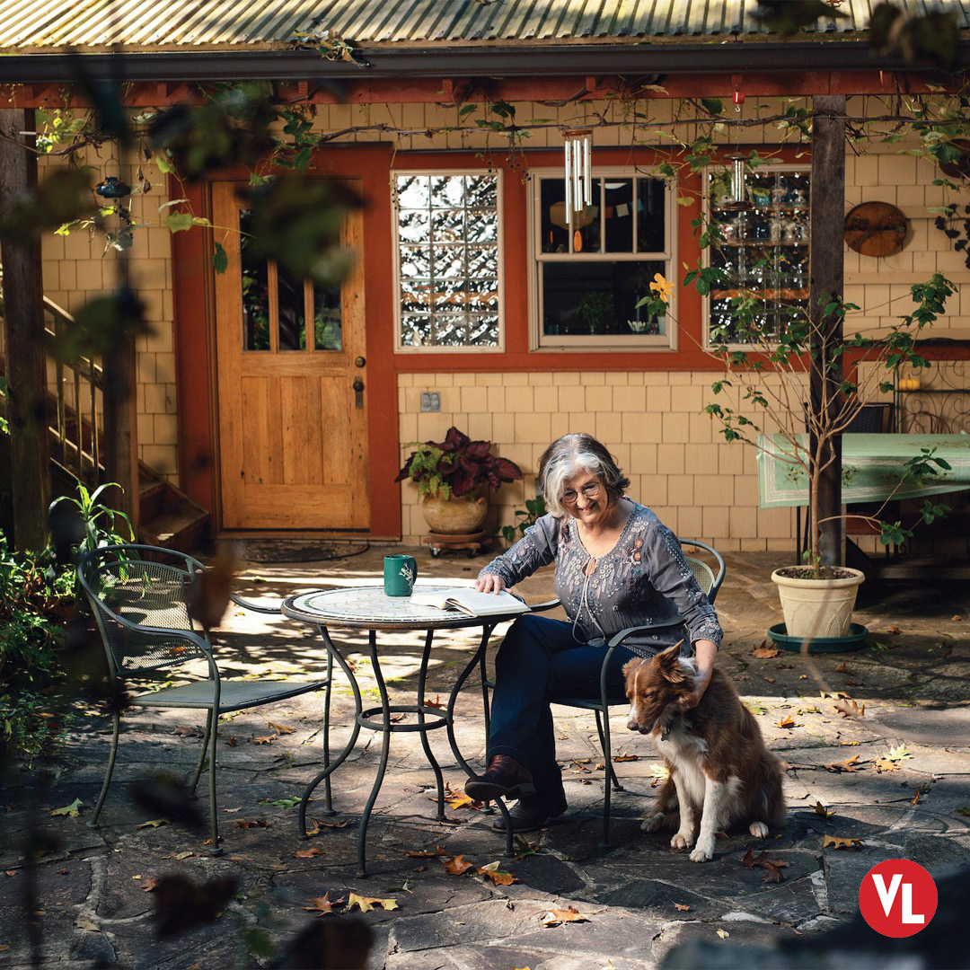 Learn how best-selling author Barbara Kingsolver stumbled on her Appalachian heritage—she felt like fate brought her to the Commonwealth. virginialiving.com/culture/bookma…