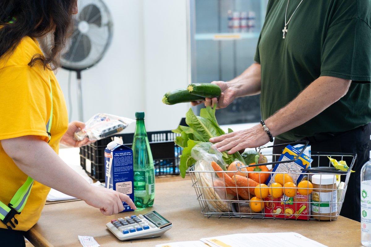 Daily Bread's on-site food bank is #hiring a #ClientSupportWorker. This role provides information & referral services to our #foodbank clients, especially those who are Ukrainian speaking. The application deadline is May 14. Click to learn more ➡️ bit.ly/3UE2J3I #Jobs