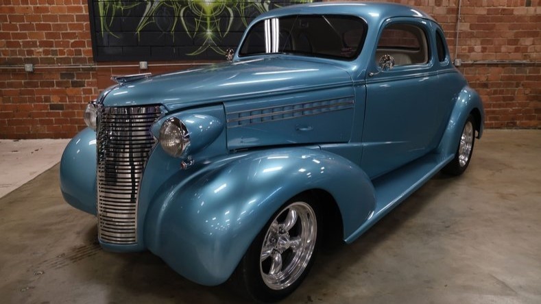 Auction ends Tuesday, May 14th! This all-steel 1938 Chevrolet Master street rod build is powered by a FiTech fuel-injected Chevrolet 350ci V8 crate engine backed by a three-speed automatic transmission. l8r.it/fONN