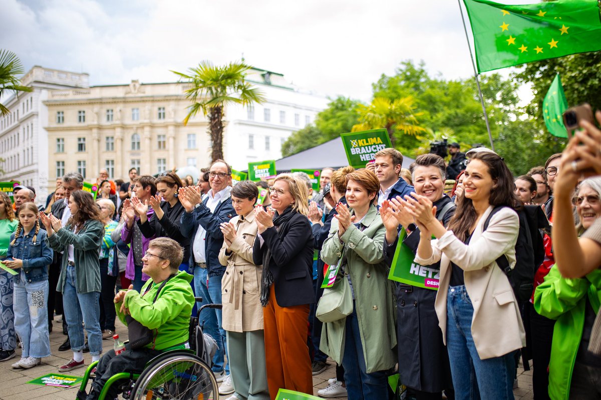 Herz statt Hetze! 🫶 Gemeinsam mit unserer großartigen Spitzenkandidatin @LenaSchilling1 und voller Energie starten wir heute in den Europawahlkampf. Es geht um unser demokratisches Europa, um unser Klima - kurz: um unsere Zukunft. Dafür lohnt es sich zu kämpfen! (GR)