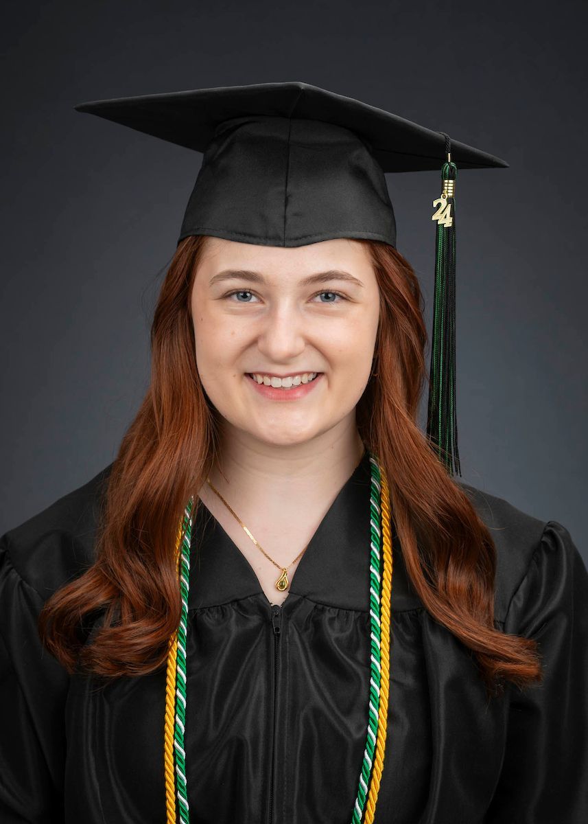 Sarah majored in Biological Sciences and minored in Psychology and Chemistry. She has been involved in leadership roles and volunteer activities at UWP.
She has now been accepted into the Doctor of Medicine program at UW-Madison.

Congrats Sarah!
#UWParkside #OutstandingGrads