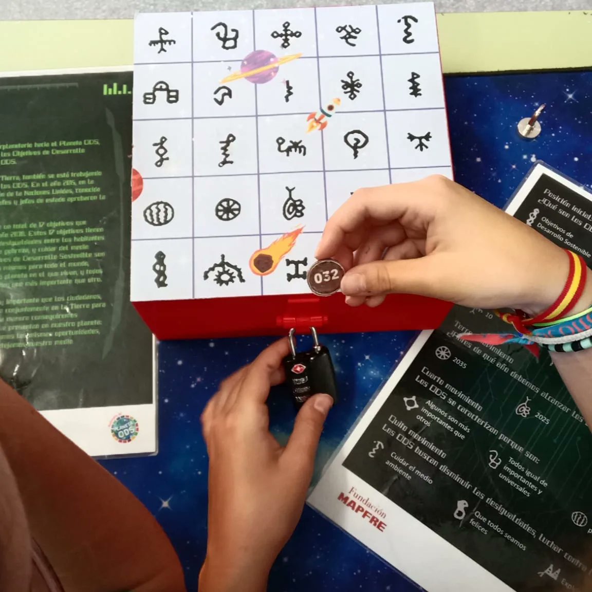 C.R.A. LA ABADIA (@cralaabadia) on Twitter photo Gracias a la <a href="/F_MapfreCL/">FundaciónMapfreCL</a> hoy pudimos disfrutar en nuestro centro de un escape room dedicado a los #ODS Gracias a la <a href="/F_MapfreCL/">FundaciónMapfreCL</a> hoy pudimos disfrutar en nuestro centro de un escape room dedicado a los #ODS