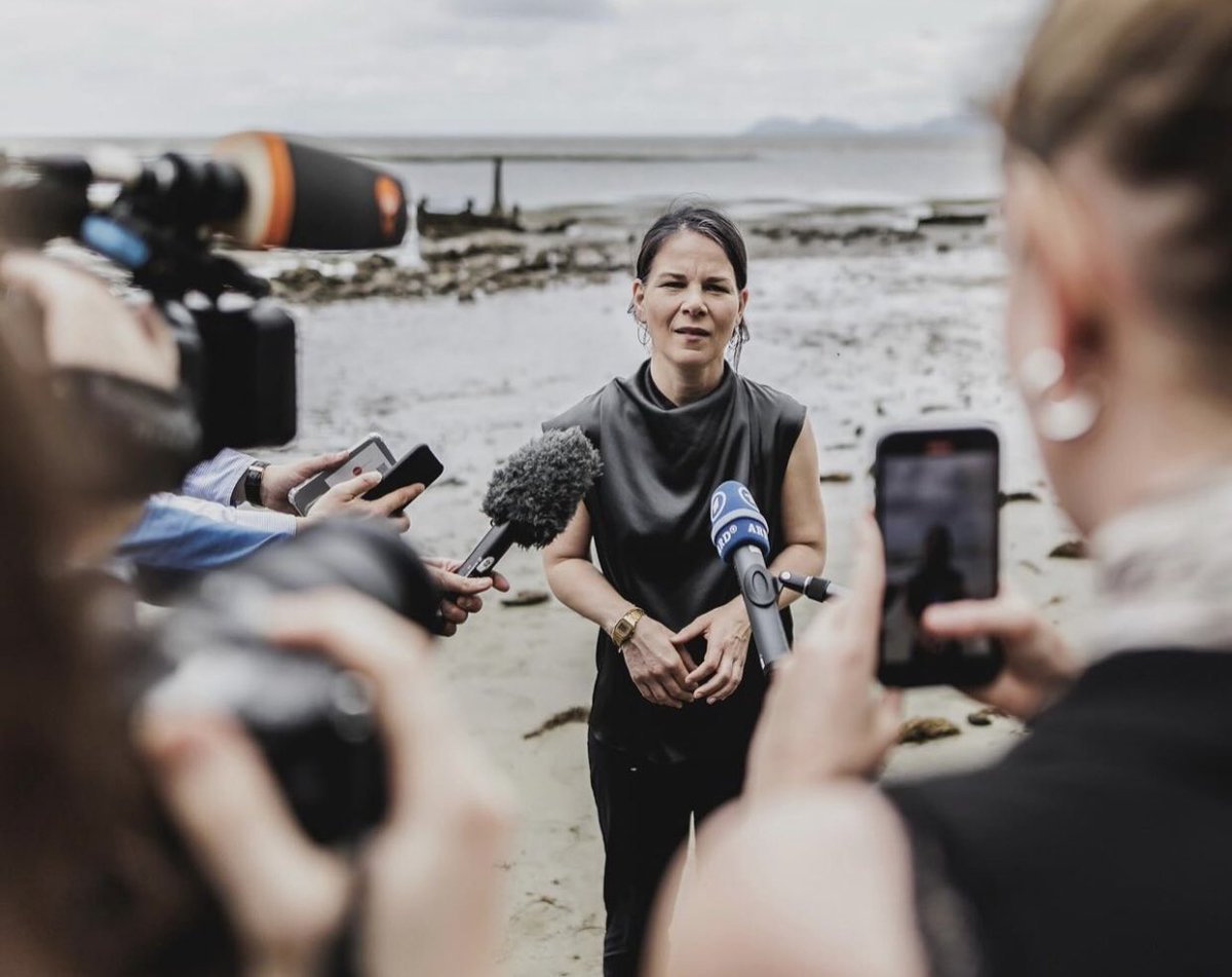 Ein Interview für ARD und ZDF – das geht nur auf einer Fidschi-Reise. Ich danke allen Hofberichterstatter*innen für die Komplimente 💚