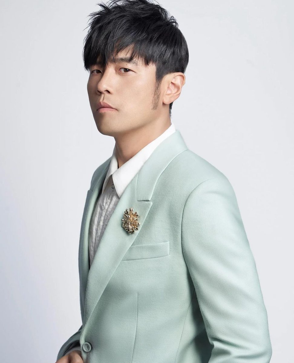jaychoufans_'s tweet image. From @lofficielparis ig :

@/jaychou the king of #Mandopop has been named a global ambassador for @Dior Men.

Credits: @dior instagram.com/p/C0vnEy2M4xB/