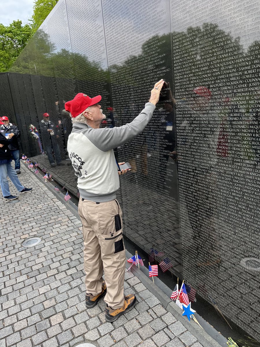 Coming up at 4pm and 10pm today, an emotional moment when an Honor Flight Southern Nevada veteran found a friend’s name at the Vietnam Veterans Memorial Wall. Hear what he wanted his friend to know. #vietnamwar