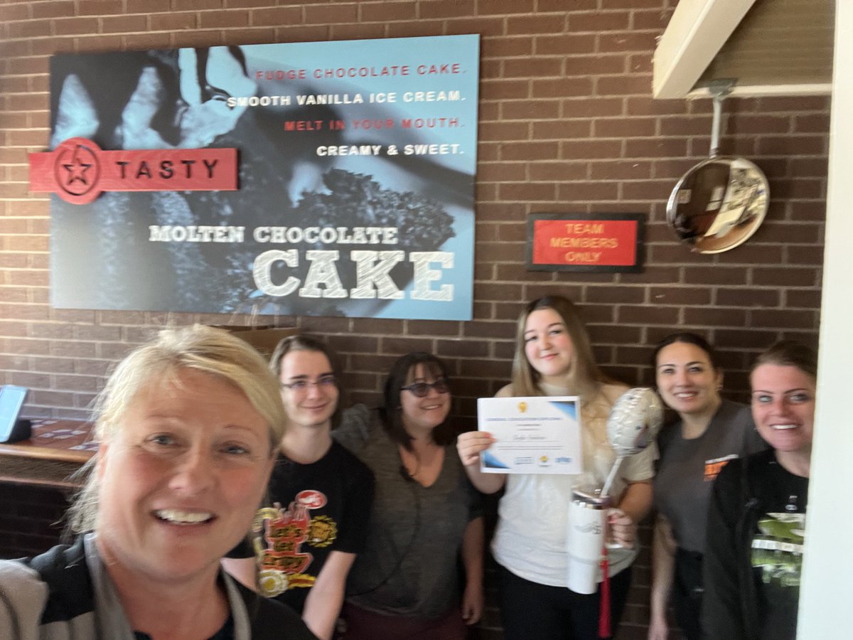 #chilislove congrats to TM Haylee in Greeley who just got her GED through BEST EDU. We love a Chilis grow story!Proud of you Haylee🌶️❤️⁦@Chilis⁩ ⁦@heathwilson0112⁩ ⁦@StephanieKeeli5⁩ ⁦@train3rgirl⁩ ⁦@dougcomings⁩