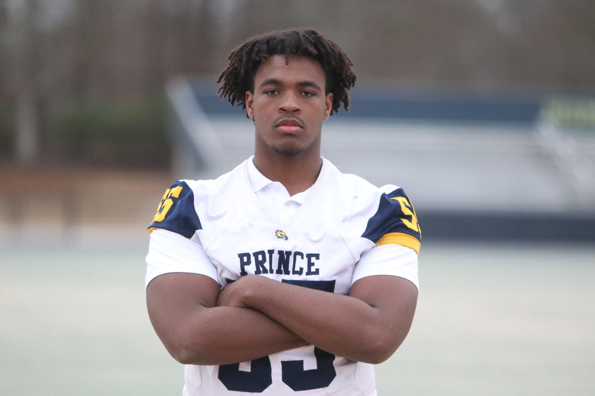 4⭐️ DL Christian Garrett has his commitment date set. Georgia is very much a contender. Garrett dives in on the next phase of his recruitment. #GoDawgs Story: on3.com/teams/georgia-…