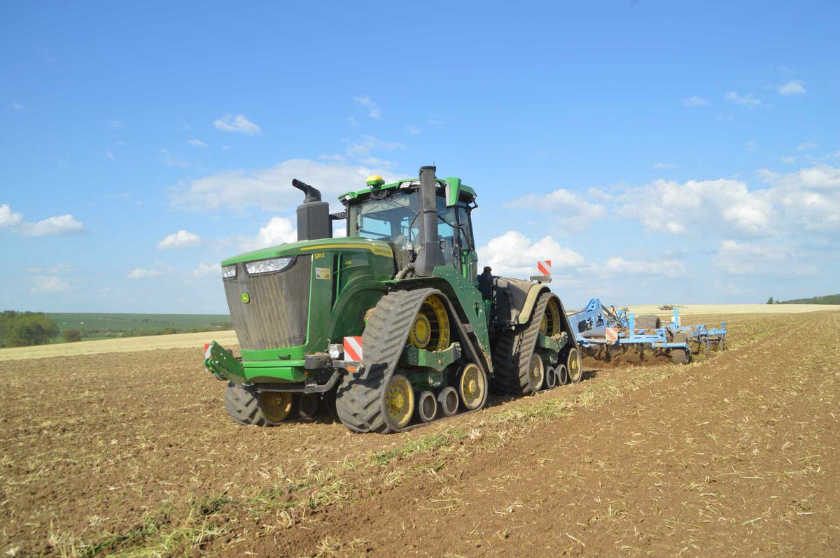 Bodenbearbeiten mit einem #JohnDeere 9RX 490 und #Lemken Karat Grubber.