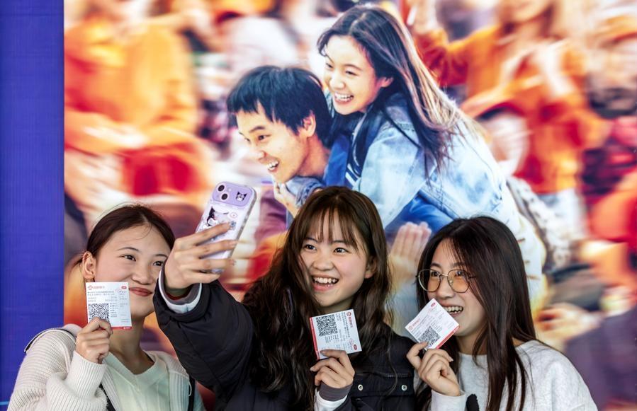 China's five-day May Day holiday saw: 🚞295 million domestic trips, up 7.6% y-o-y and 28.2% from the same period in 2019. 💰166.89 billion yuan ($23.51 billion) in domestic tourist spending, up 12.7% y-o-y and 13.5% from the same period in 2019. 🎦1.52 billion yuan ($210 million)