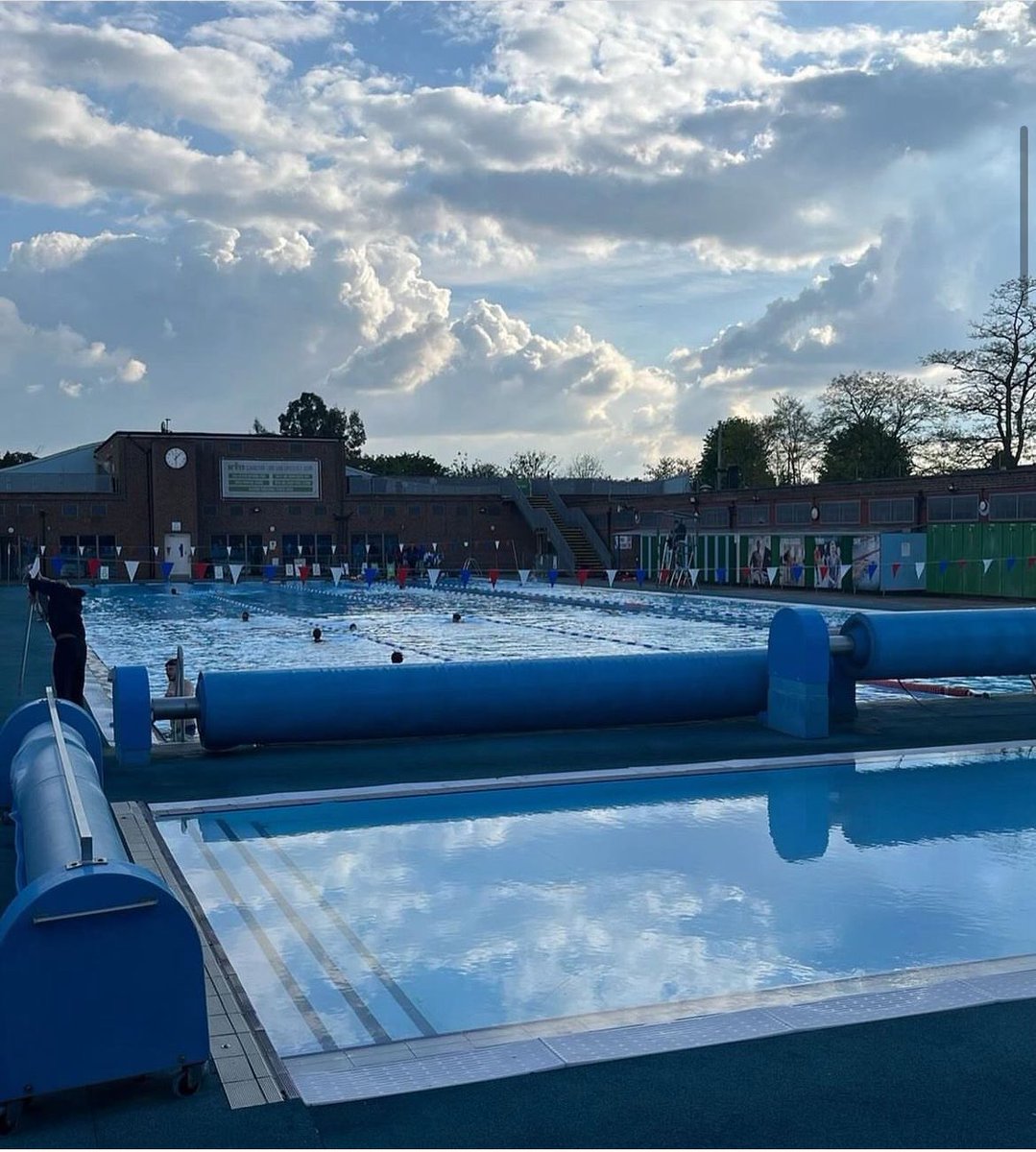 Glorious weather all week for it 😍😍

#JustKeepSwimming