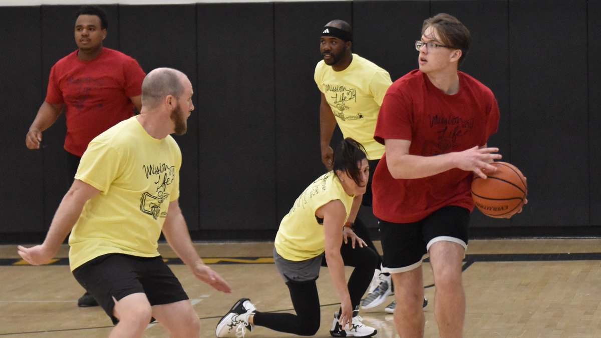 Congratulations to the @Piscataway_HS Future Business Leaders of America for raising $5,000 with their Mission Life student-faculty basketball game! The money goes to the Embrace Kids Foundation, which supports children with serious health challenges. #PwayCares #PwayInspires