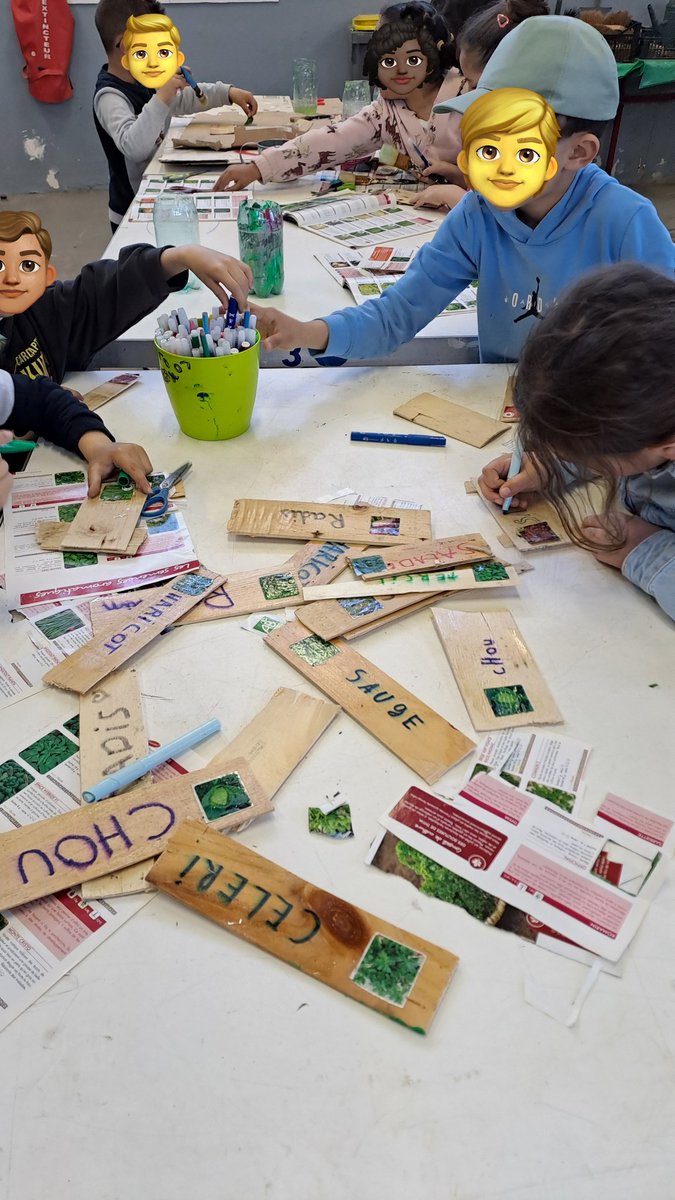 Projet de liaison École/Collège 'les 🤲 vertes'=activités en 'AGE'(tuteurage, paillage, arrosage, désherbage) le matin avec les CE1 et activités de fabrication d'étiquettes l'après-midi avec les CP de l'école du Pont Neuf.👏pour la motivation et l'engagement de tous et des 3è1 💚