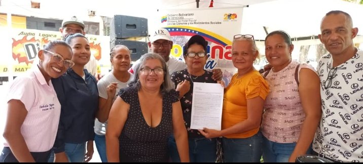 #SepaQue 📢 Voceros de la #comuna Luz de la Esperanza, #Maturín, firman acta de convenio con el Consejo Federal de Gobierno y se preparan para la ejecución del proyecto priorizado en la Consulta Popular 2024. 
@GuyVernaez 
@EulaliaTabares 
@fcimonagas 
@ComunasVE_
#ComunaONada