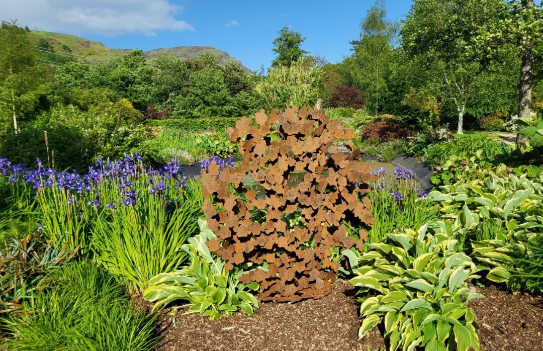 The #MetGala2024 may be over, but staff, students and visitors @StirUni can still visit the #GardenOfTime here on campus! We much prefer ours! Find out more here: stir.ac.uk/student-life/c…