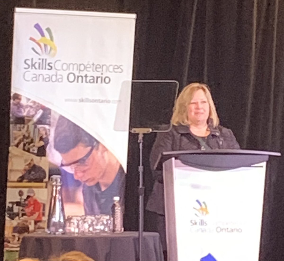 A fun filled day at #SkillsOntario 

@LisaThompsonPC delivers an inspiring message about the importance of young people exploring careers in food & beverage processing and agriculture.  Her first question. “Who here likes food?”

#WeAllEat #meaningfulwork