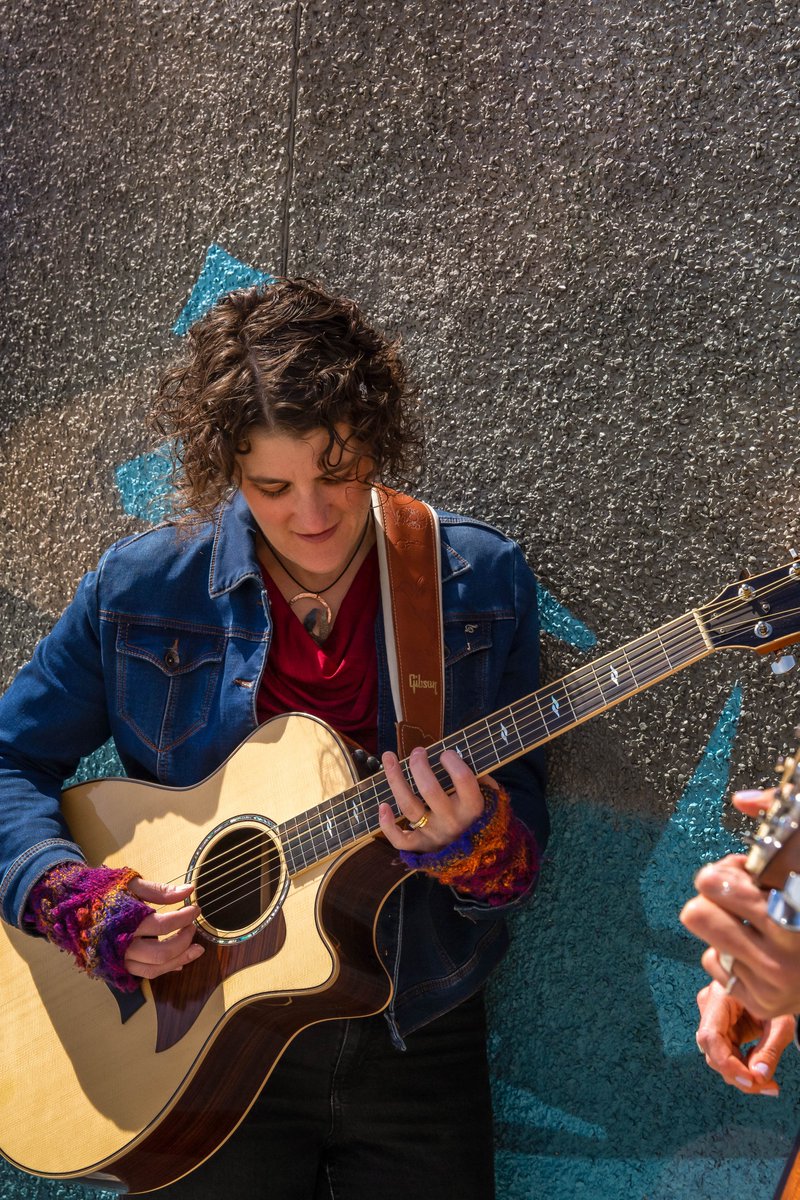 Open Stage Night
Friday, May 10th, 2024. 
7:00 to 10:00 pm
Varsity Community Centre
4303 Varsity Drive NW
Doors open at 6:15 p.m. At 7:00 p.m., Sue Chick Denton opens with a 30-minute set. Between Open Mic sets will be a set by feature performers, Chartier &amp; Checora.