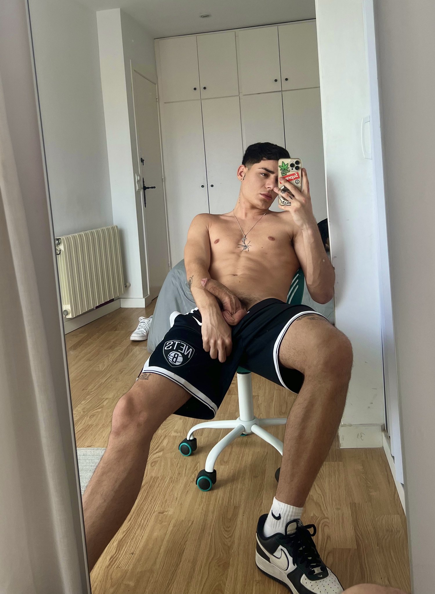 Come to ride me bb 😈 https://t.co/49Qul4aMoS https://t.co/gWwznlfohr