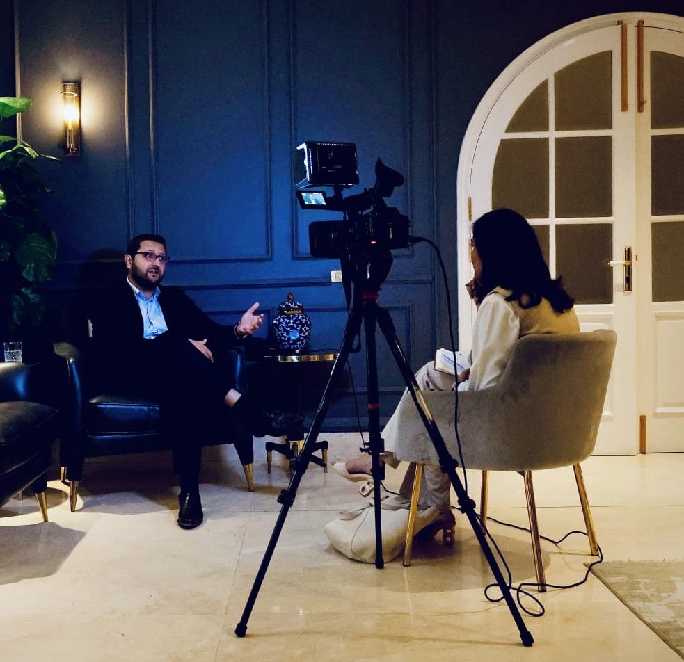 AribaShahid's tweet image. Yeah reporting on politics is great, but reporting on corporations is what keeps me hooked

Interviewed Samad Dawood, vice chairman of Dawood Hercules, which owns 40% of Engro Corp  earlier today &amp;amp; talked about plans for growth in and outside Pakistan

reuters.com/markets/asia/p…