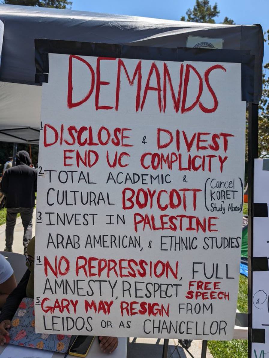 📍UC Davis Students at UC Davis have joined the many campus encampments around the world, demanding divestment and a total academic and cultural boycott of israel.