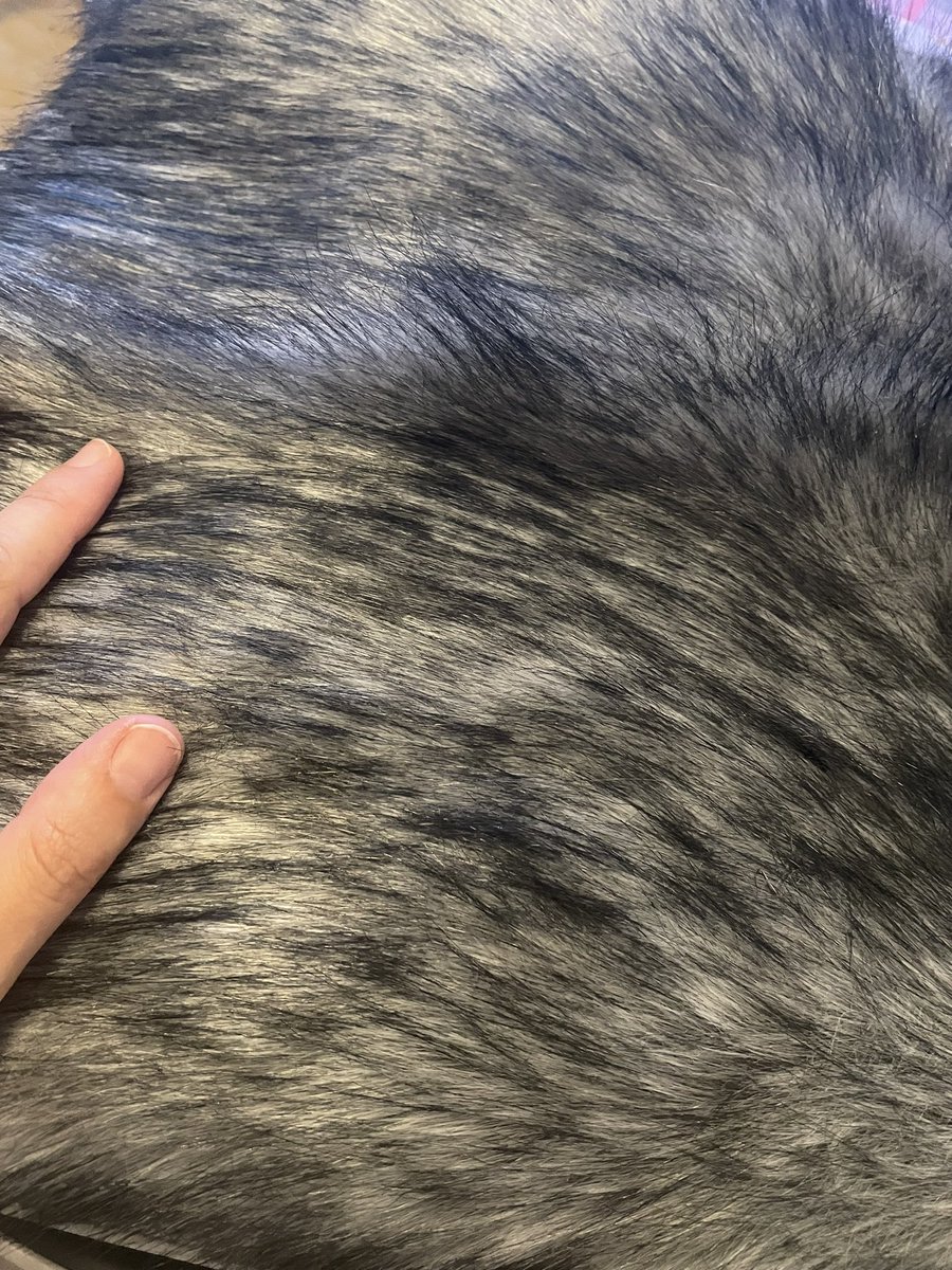 FOR SALE! Half yard of beautiful hyper realistic wolf faux fur. I got it locally at France so I can’t get more. $37 + $30 worldwide shipping