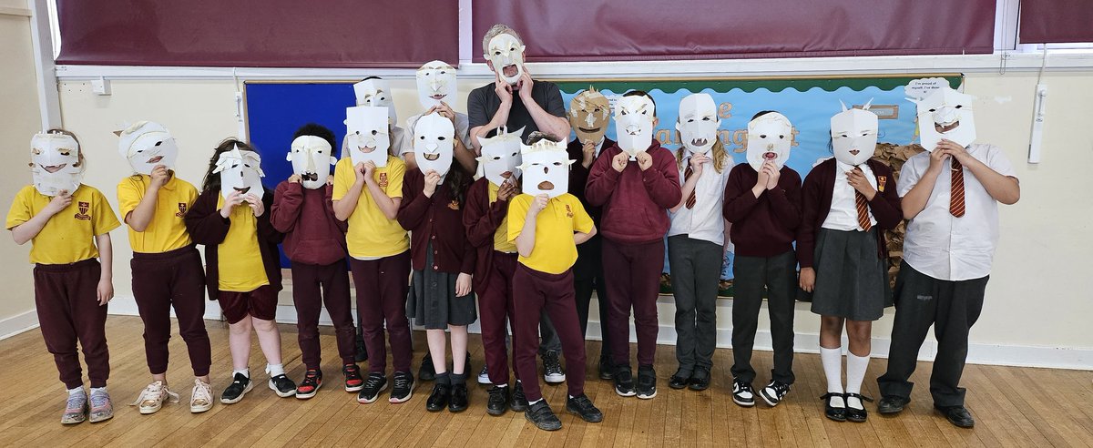 Eek! What a scary bunch! Don't panic - it's the #StPH Art Club making masks from one single piece of cardboard,  instructed by the fabulous <a href="/DarrellWakelam/">Darrell Wakelam</a> ! He's also working with yr4 and 2, creating our permanent display. Can't wait to see it finished! 🥳 #artsmark #artshaped